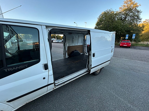 Ford Transit 9 of 11