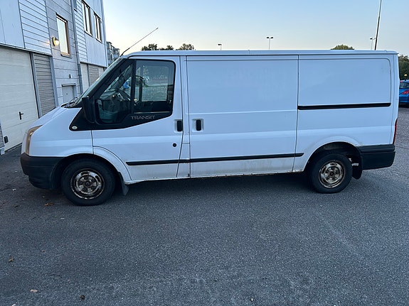 Ford Transit 3 of 11