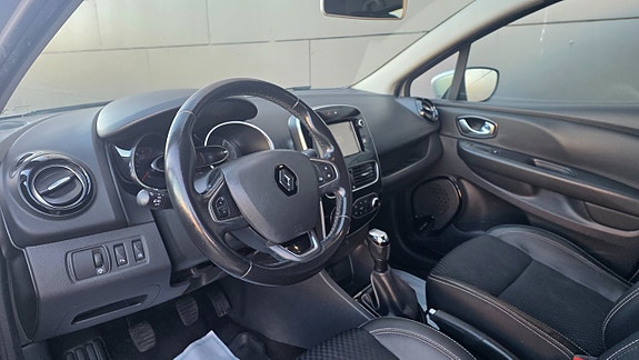 Renault Clio 9 of 17