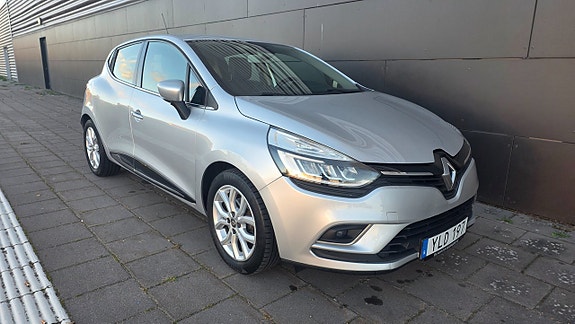 Renault Clio 13 of 17