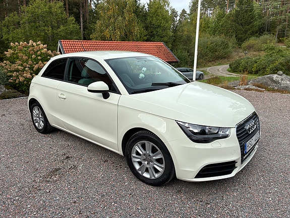 Audi A1 2 of 13