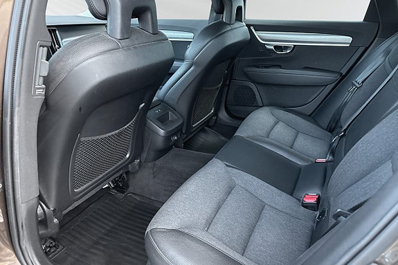 Volvo V90 8 of 27