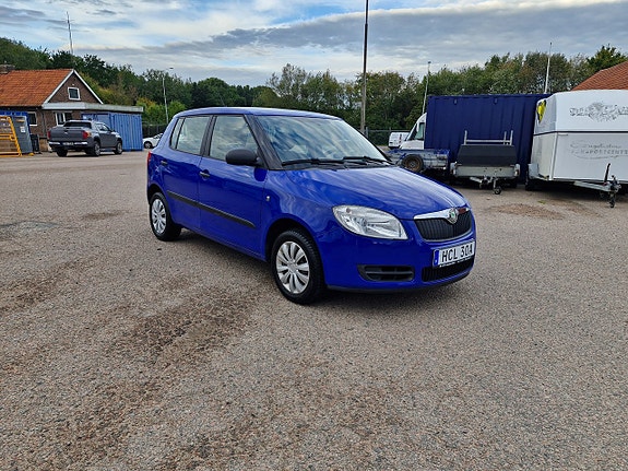Skoda Fabia 2 of 8