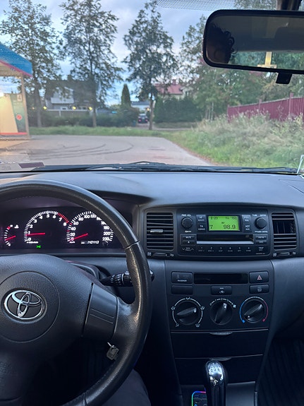 Toyota Corolla 9 of 10