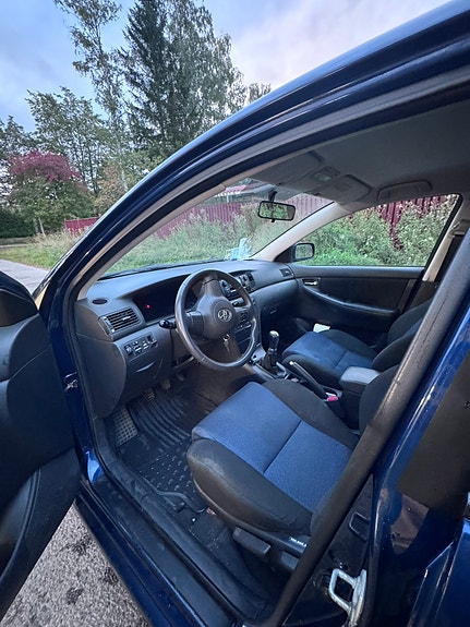 Toyota Corolla 8 of 10