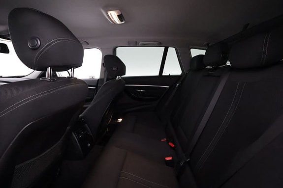 BMW 320 10 of 13