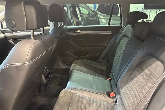 Volkswagen Passat 12 of 14