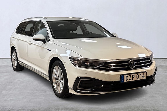 Volkswagen Passat 6 of 14