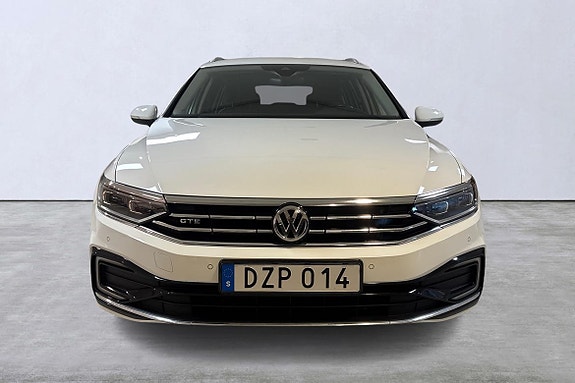 Volkswagen Passat 7 of 14
