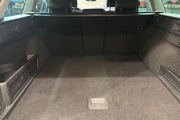 Volkswagen Passat 13 of 14