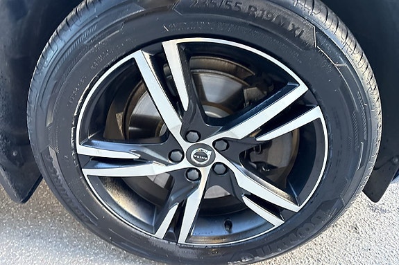 Volvo XC60 12 of 28