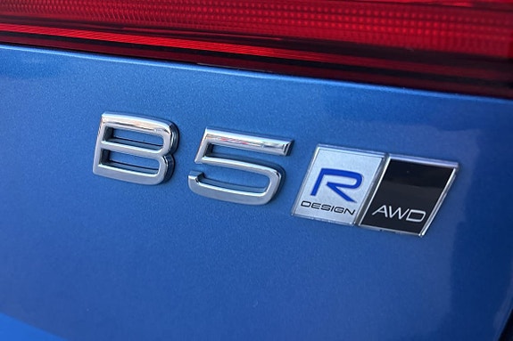 Volvo XC60 15 of 28