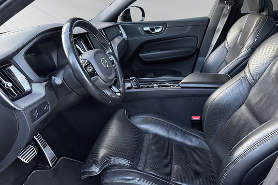 Volvo XC60 7 of 28