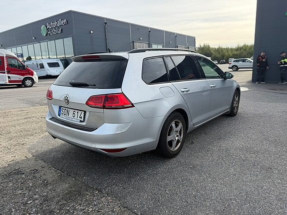 Volkswagen Golf VII 11 of 15