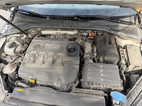 Volkswagen Golf VII 8 of 15