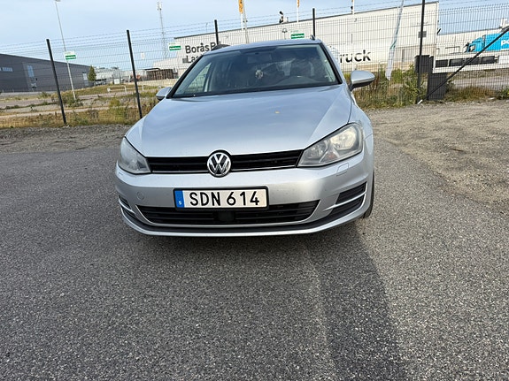 Volkswagen Golf VII 15 of 15