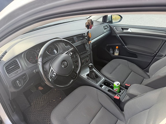 Volkswagen Golf VII 9 of 15