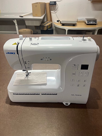 Juki HZL-E80 symaskin vit