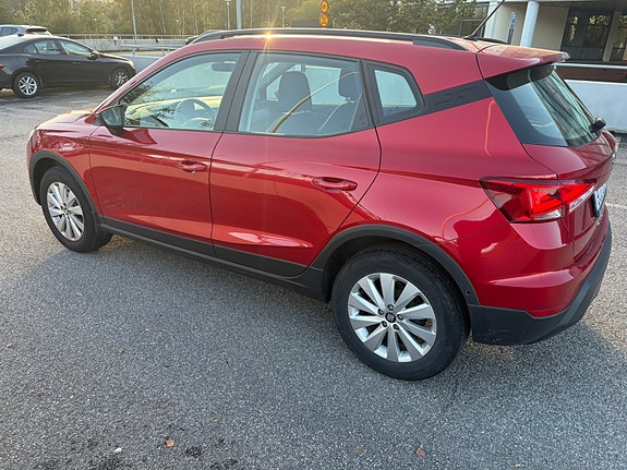 Seat Arona 2 of 6