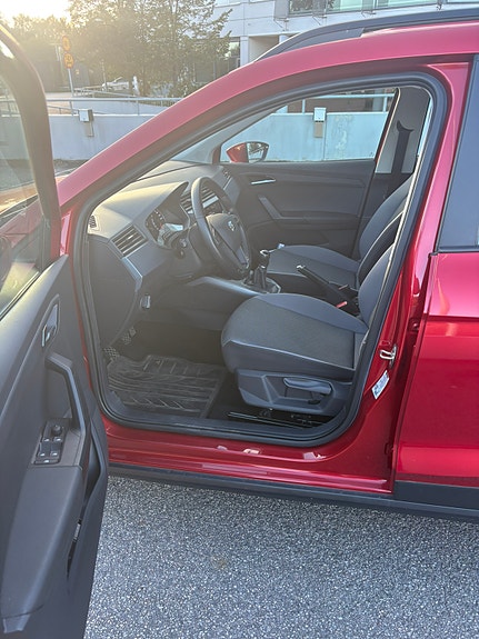 Seat Arona 4 of 6