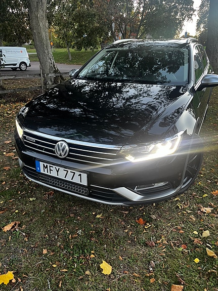 Volkswagen Passat Alltrack 5 of 8