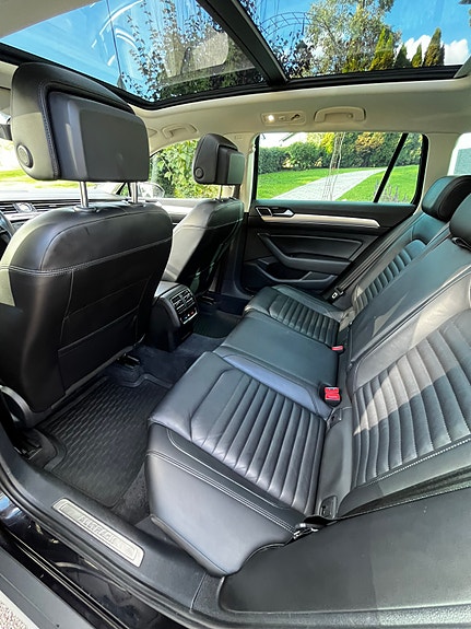 Volkswagen Passat Alltrack 7 of 8
