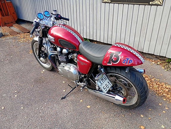 Triumph Motorcycles Thruxton 900 Cafe Racer 6 of 9