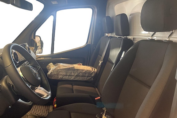 Mercedes-Benz Sprinter 319 11 of 17