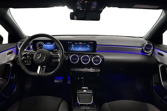 Mercedes-Benz CLA250 e 9 of 17