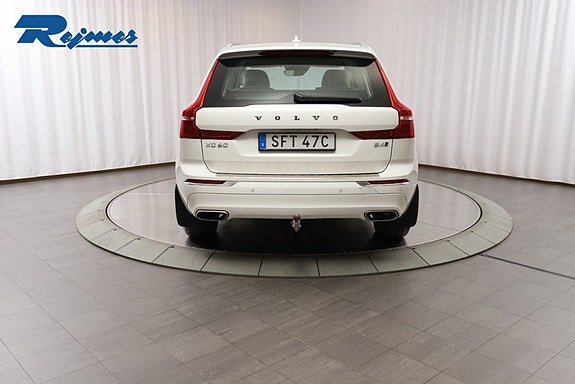 Volvo XC60 15 of 23