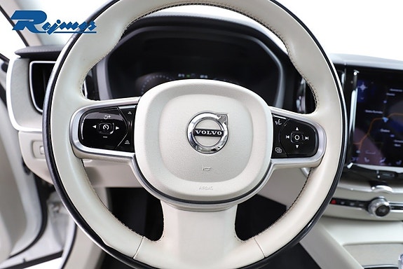 Volvo XC60 12 of 23