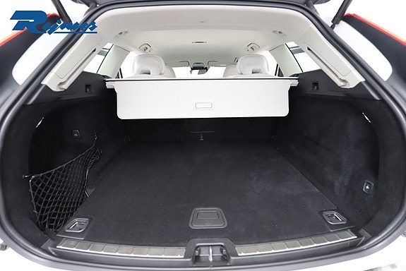 Volvo XC60 17 of 23