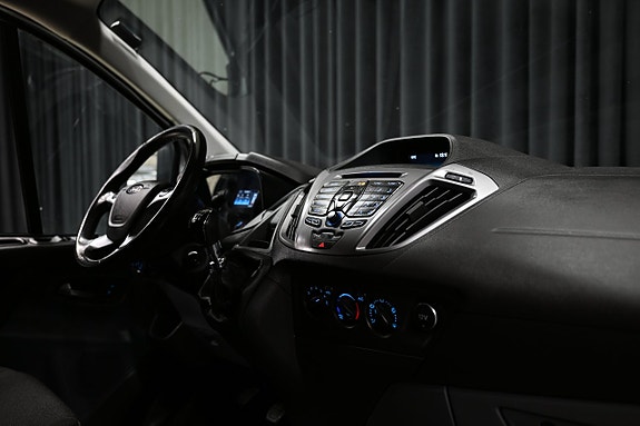 Ford Transit Custom 27 of 28