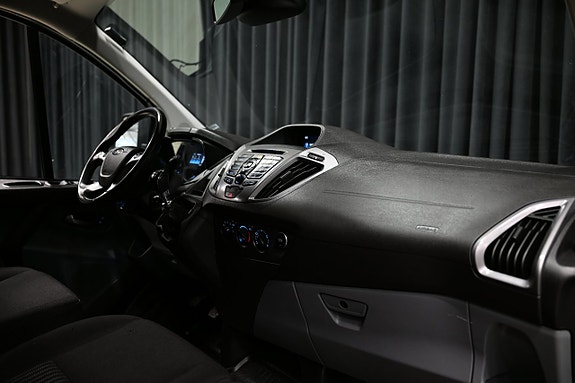 Ford Transit Custom 26 of 28