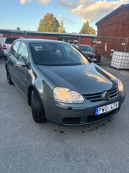Volkswagen Golf V 3 of 6