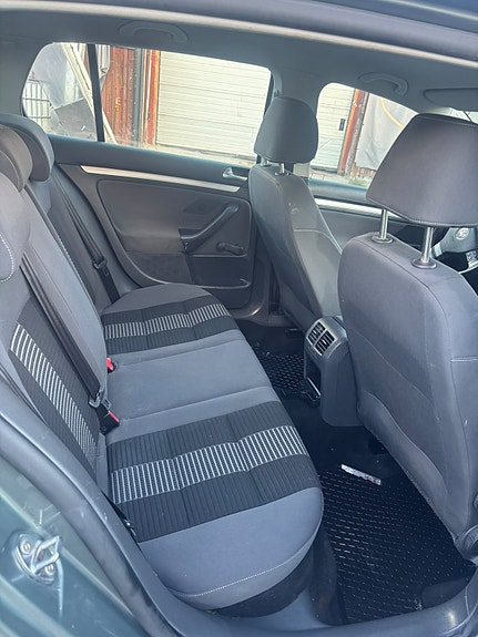 Volkswagen Golf V 5 of 6