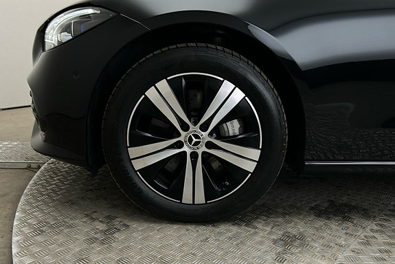Mercedes-Benz C300 e 12 of 25