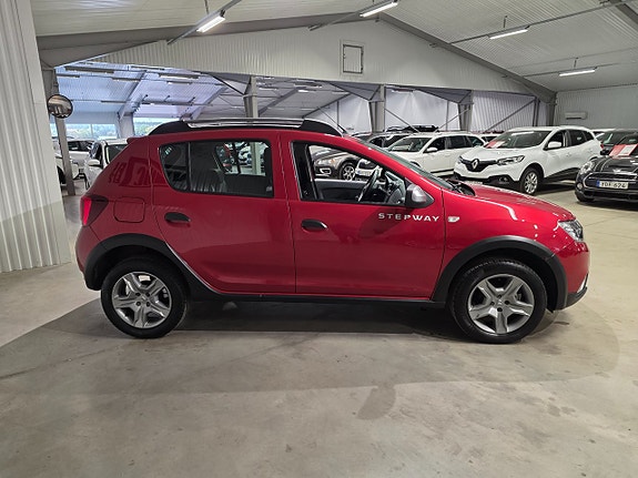 Dacia Sandero Stepway 3 of 9