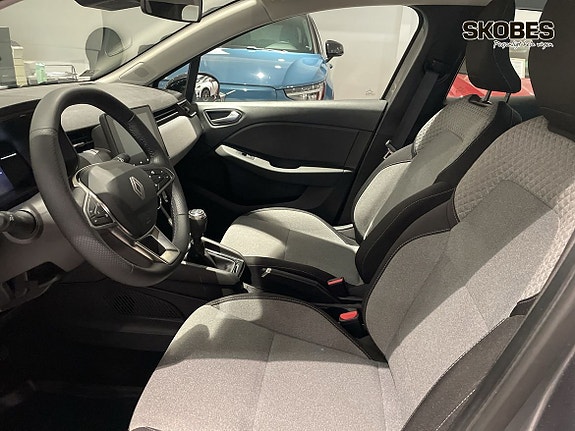 Renault Clio 7 of 16