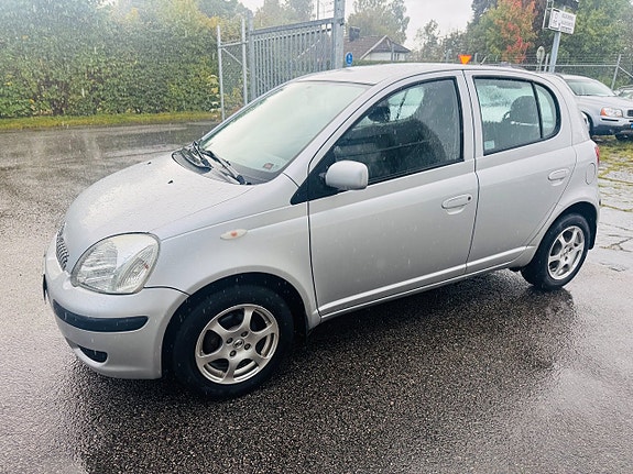 Toyota Yaris 9 of 10
