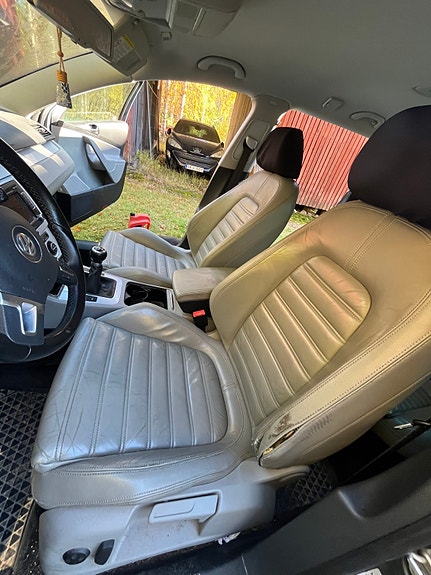 Volkswagen Passat 4 of 6