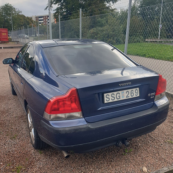 Volvo S60 2 of 4