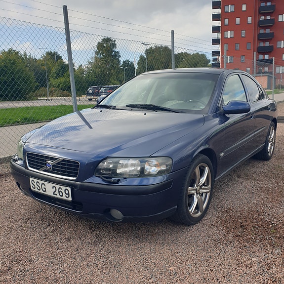 Volvo S60 3 of 4