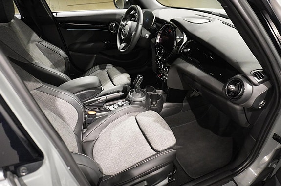 MINI Cooper 9 of 14