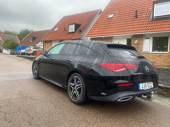 Mercedes-Benz CLA200 d 2 of 6