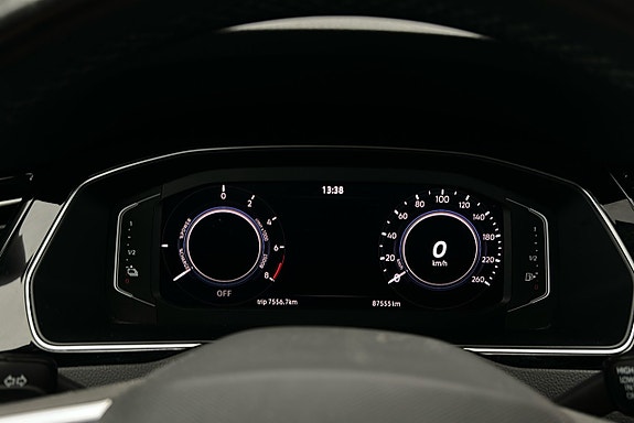 Volkswagen Passat 7 of 28