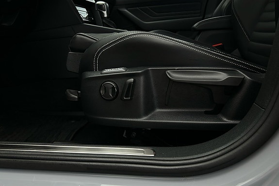Volkswagen Passat 18 of 28