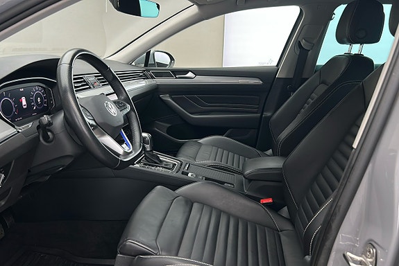 Volkswagen Passat 10 of 28