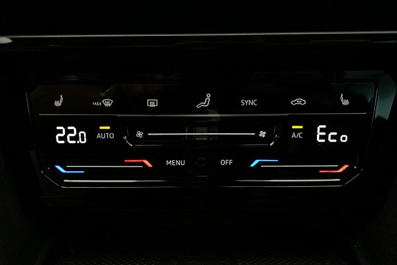 Volkswagen Passat 19 of 28