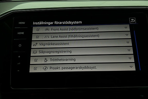 Volkswagen Passat 23 of 28